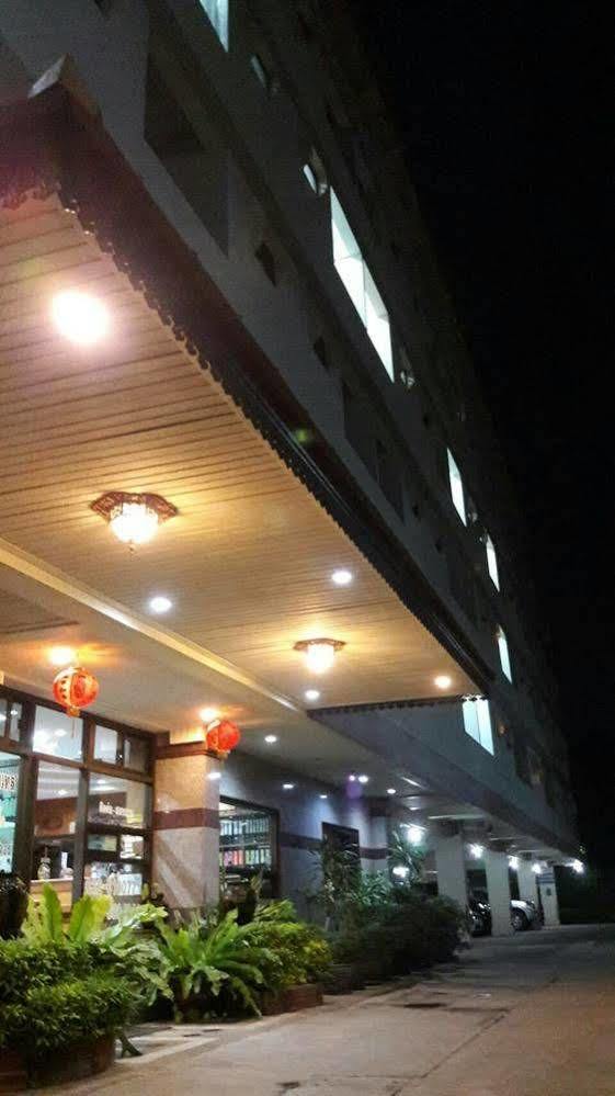 维拉苏达公寓式酒店 Ratchaburi 外观 照片